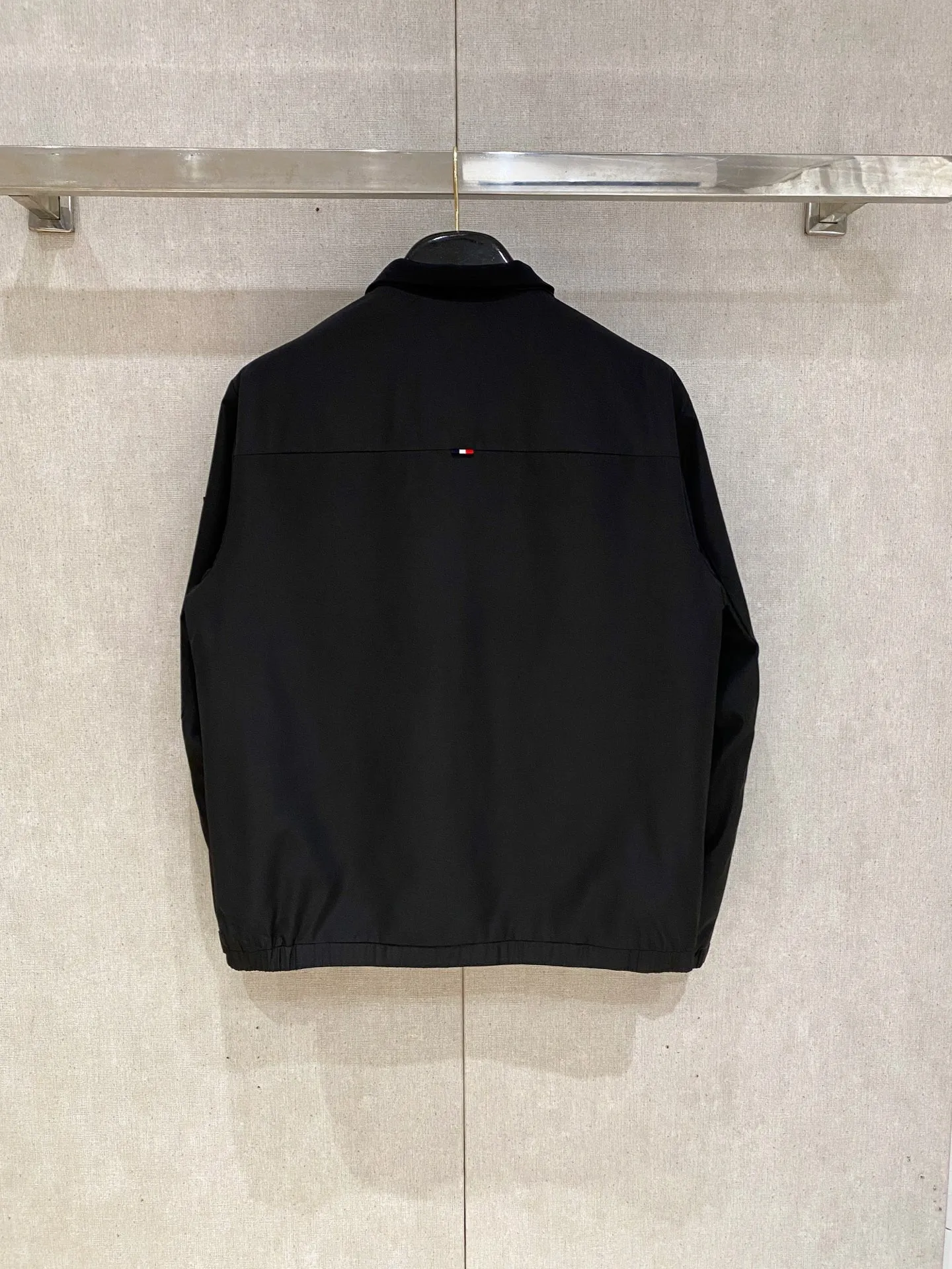 Tommy Hilfiger ✅ ， ， ， ， ， 。 ✅ Classic ， ， ， 。 ， ； ， 。 ✅ ， ； ， ， 。 ：Khaki、Navy Blue、Black。 ✅ 、 ， 、Polo、T ， 。 Sizes：M-4XL